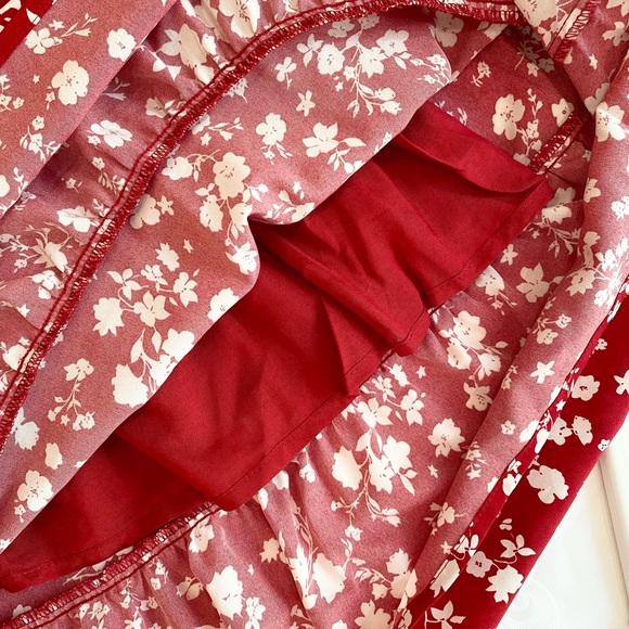 Women Red Floral Two-Piece Set - Picture 4 of 9